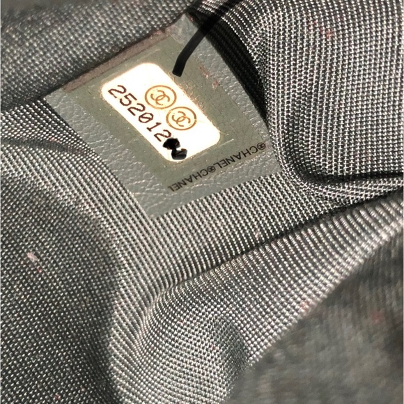 ❤️Used Chanel Boy 10 Chevron lamp skin, color green with gold hardware - Picture 8 of 16